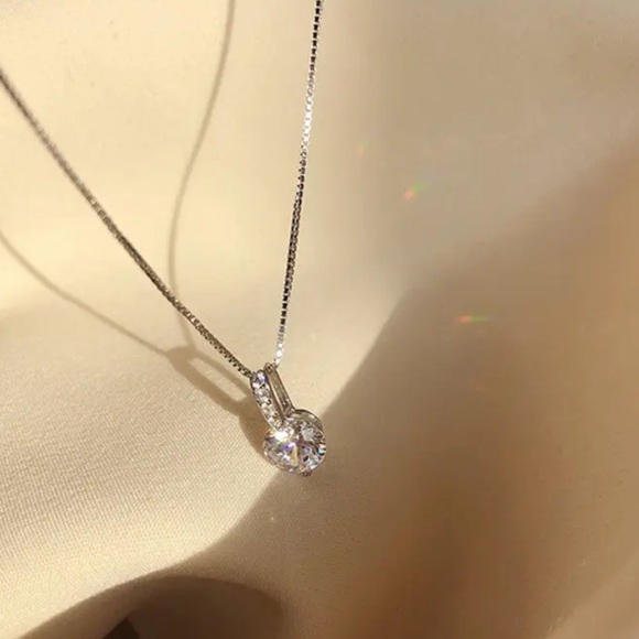 🌟 Sterling Silver Diamond Necklace - Picture 2 of 4